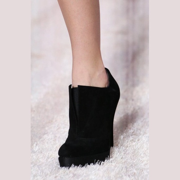 Giambattista Valli Suede Platform High Heel Ankle Booties, Size 7.5, MSRP $850 - Picture 2 of 6